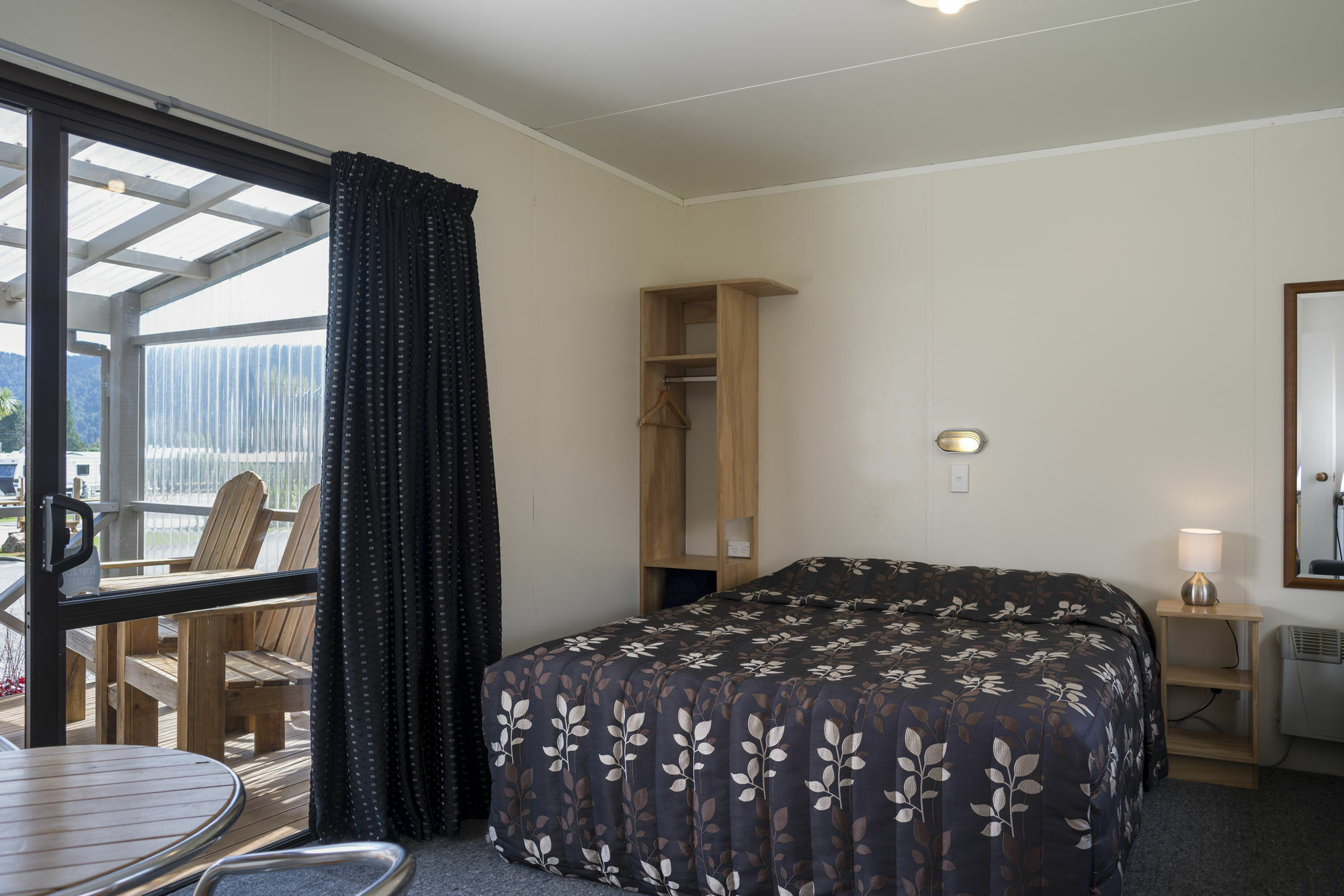 Holiday park 10 & 4*